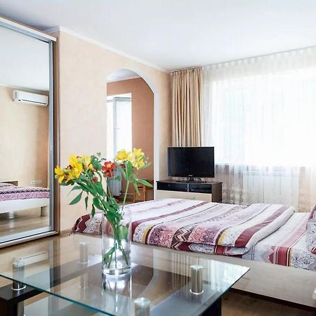 Apartment In Zaporozhye. Antica Zaporizhia 外观 照片
